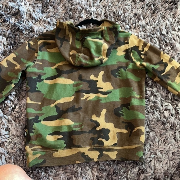 Vans Boys zippered Hoodie Sweatshirt
Green Brown Camo.  Pockets Long
Sleeve - Picture 7 of 8